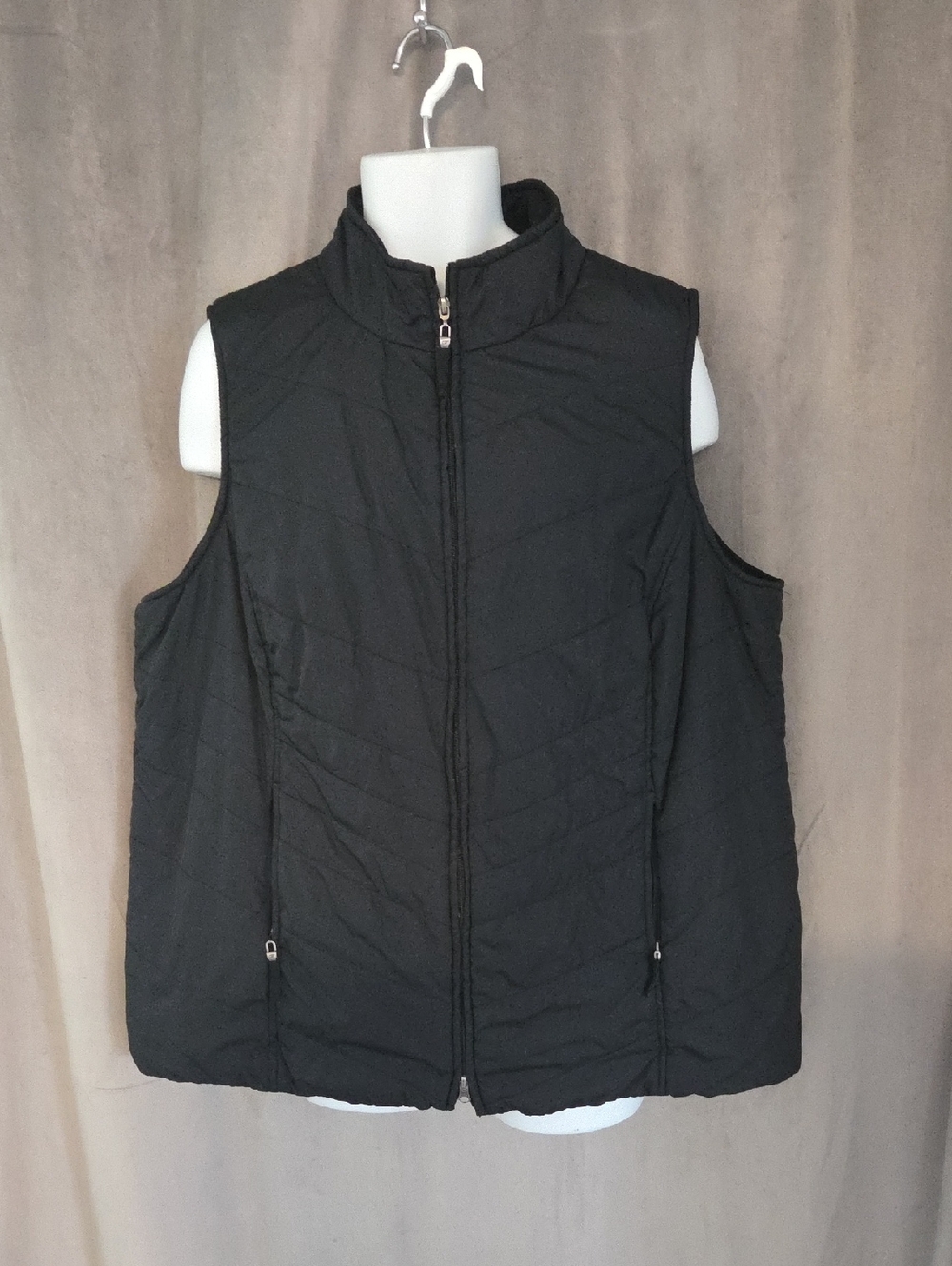 Cotton Ginny Medium PLUS (1-2X) PWomen's Black Quilted Zip-Front Vest